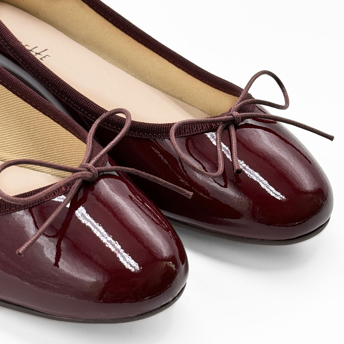 Ballerines bordeaux en cuir verni