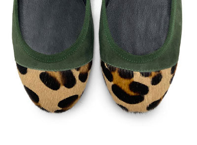 Ballerines en daim vert à bout tacheté animalier