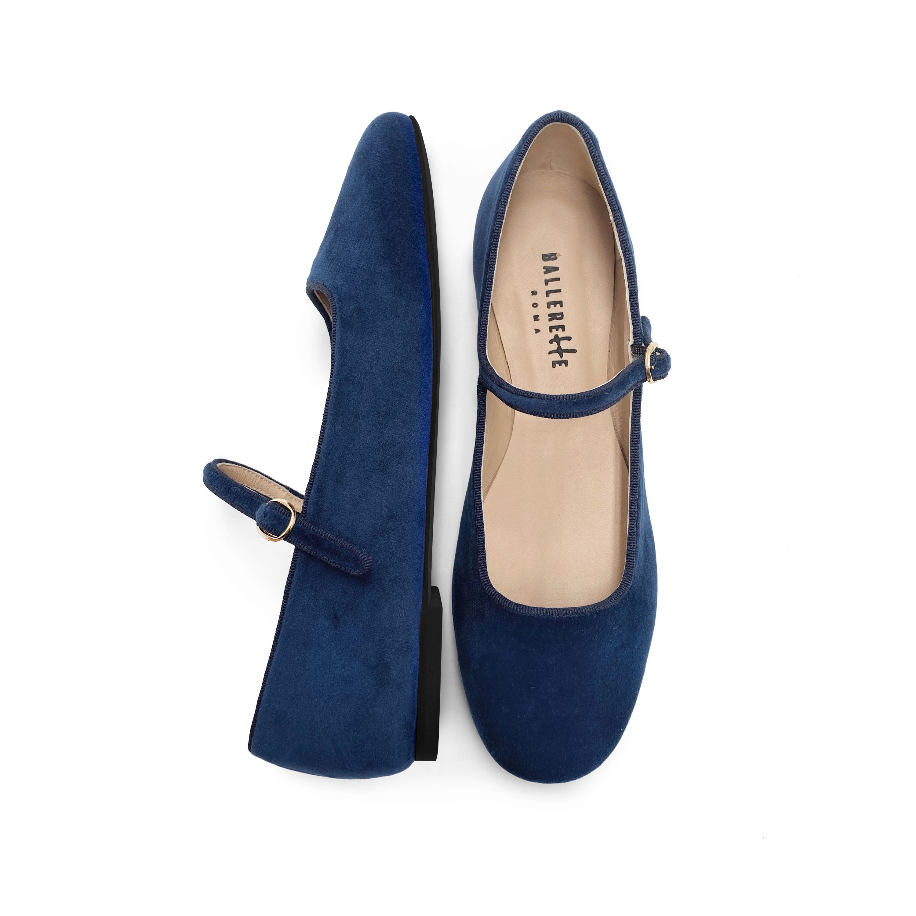 Blaue Ballerinas aus Samt mit Riemen