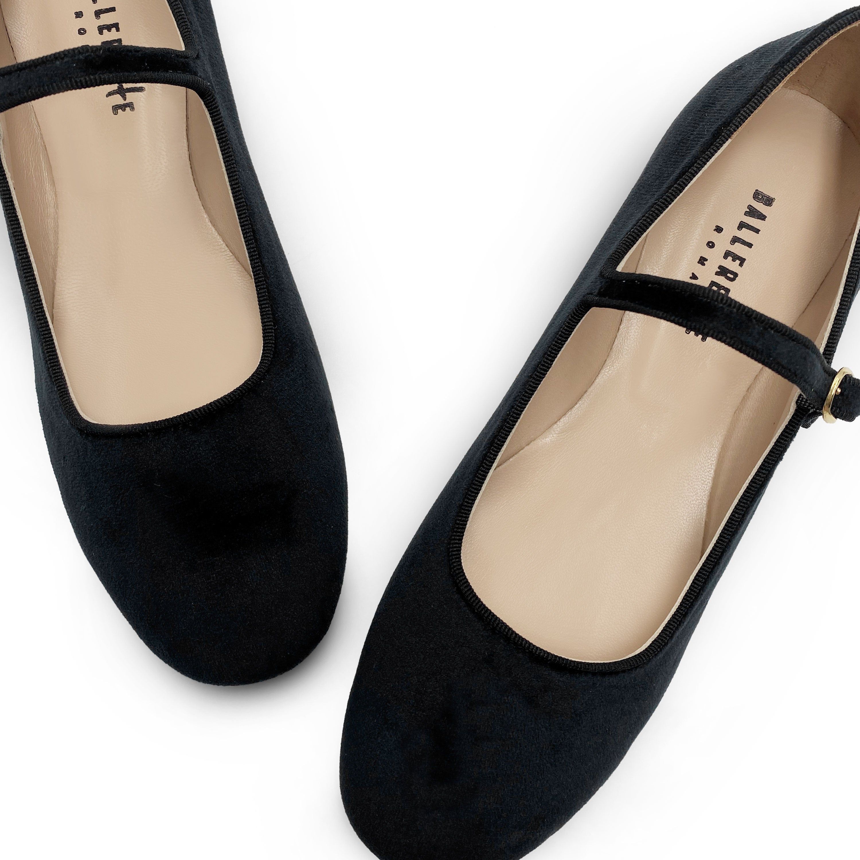 Ballerine nere in velluto con cinturino