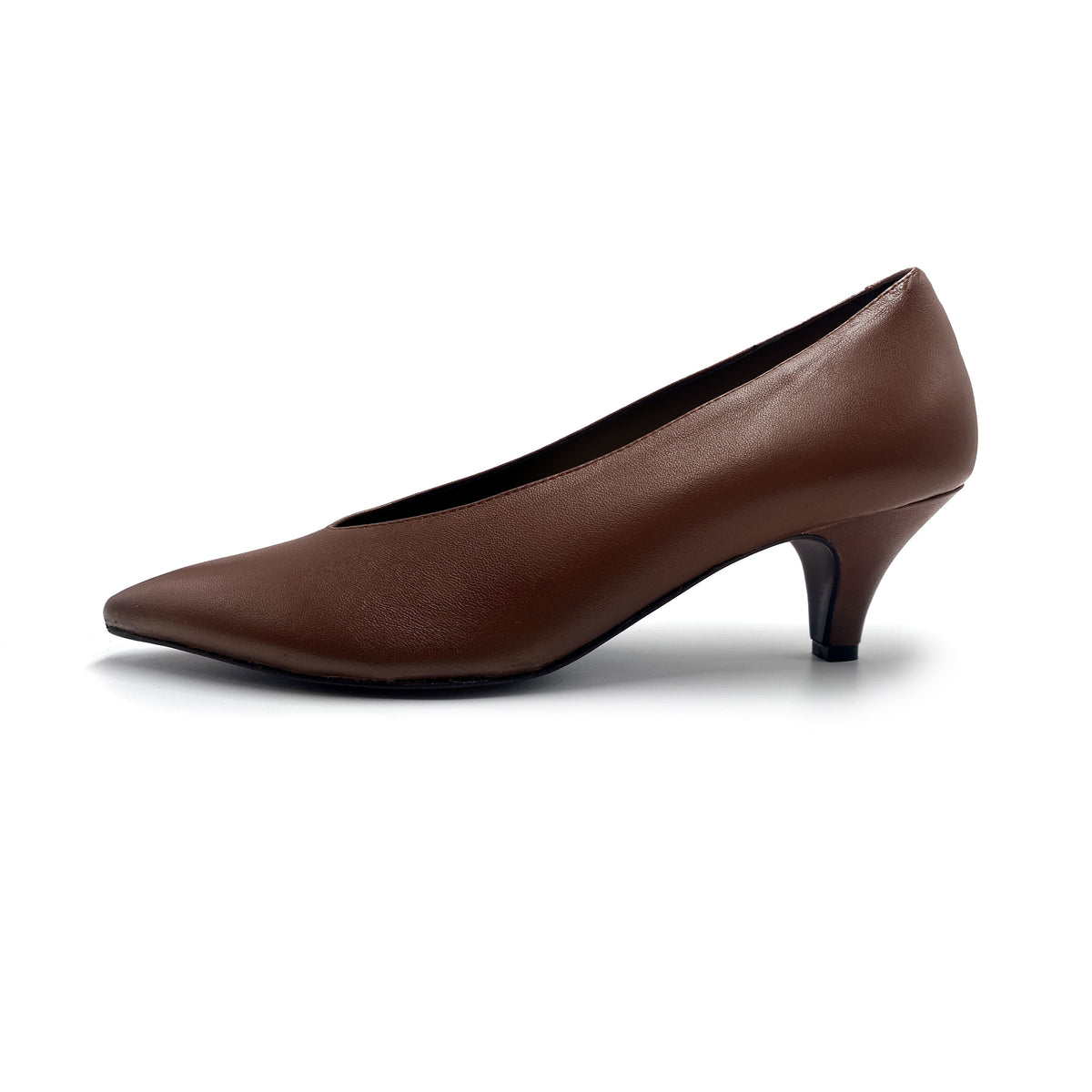 Schokoladenbraune Leder Pumps mit V-Ausschnitt