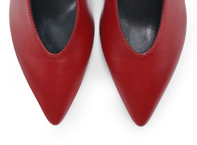 Rote Leder Pumps mit V-Ausschnitt und Absatz