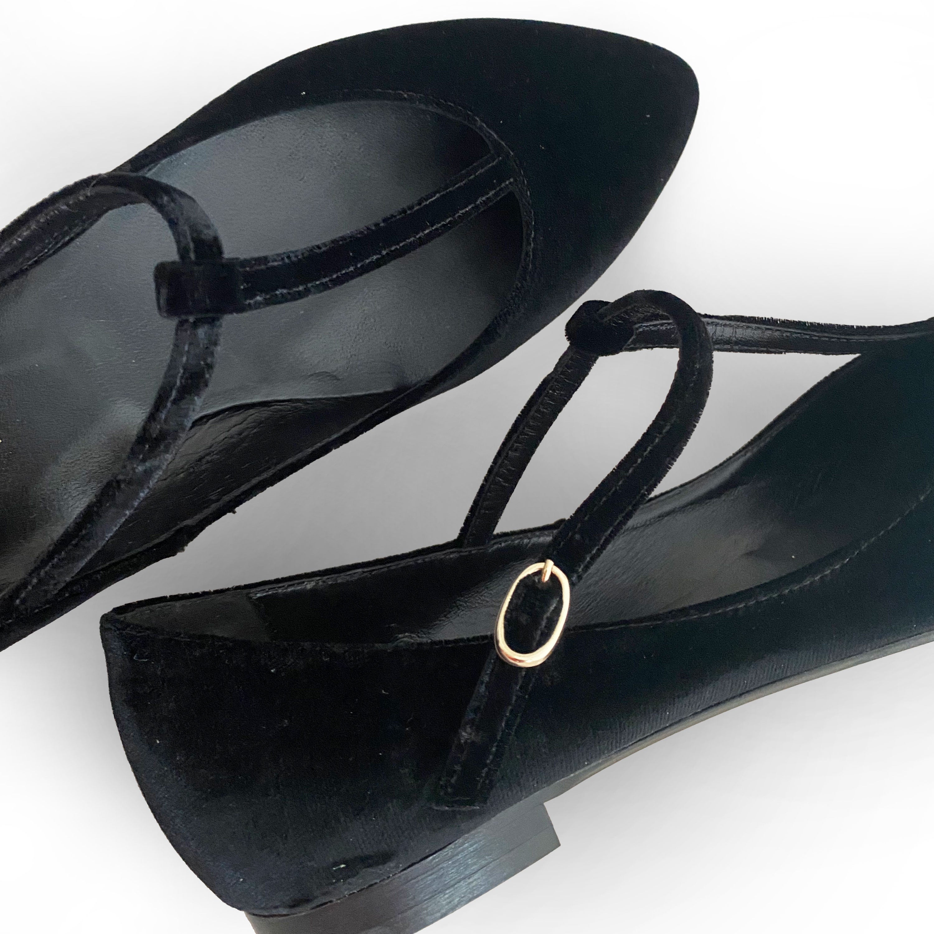 Ballerinas aus schwarzem Samt mit T-Bar