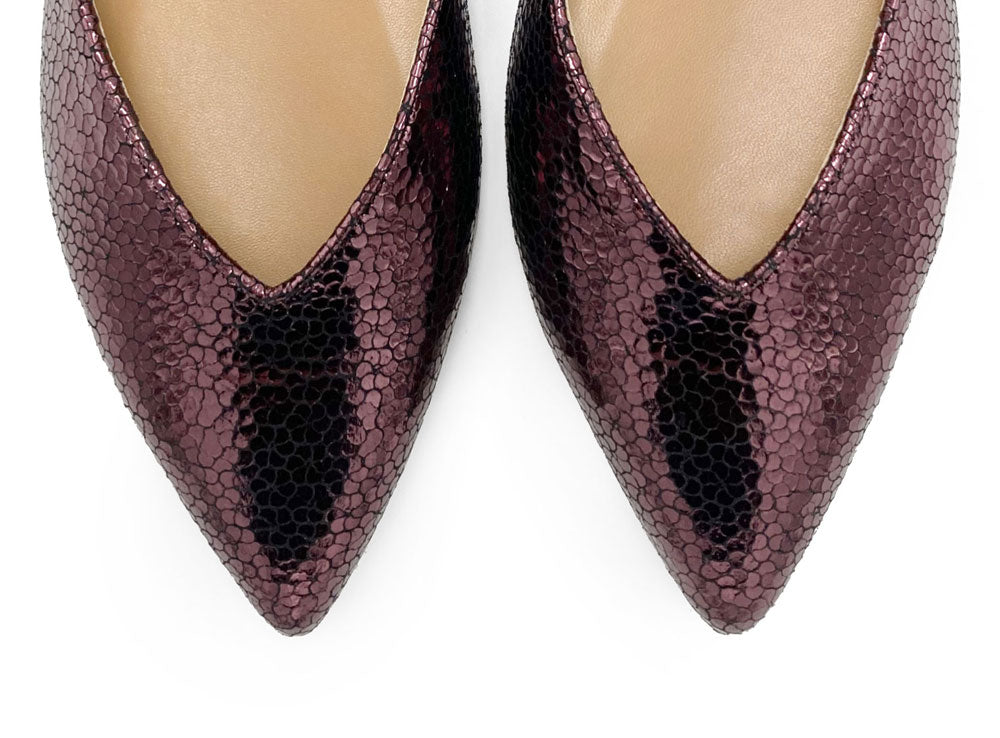 Offene Ballerinas aus pflaumenviolettem Metallic-Leder