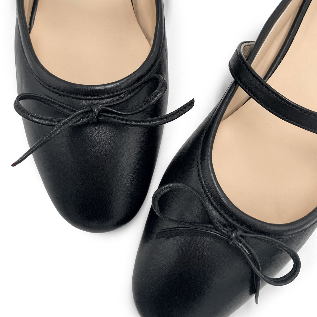 Schwarze Sabot-Ballerinas aus Leder mit Sacchetto-Verarbeitung