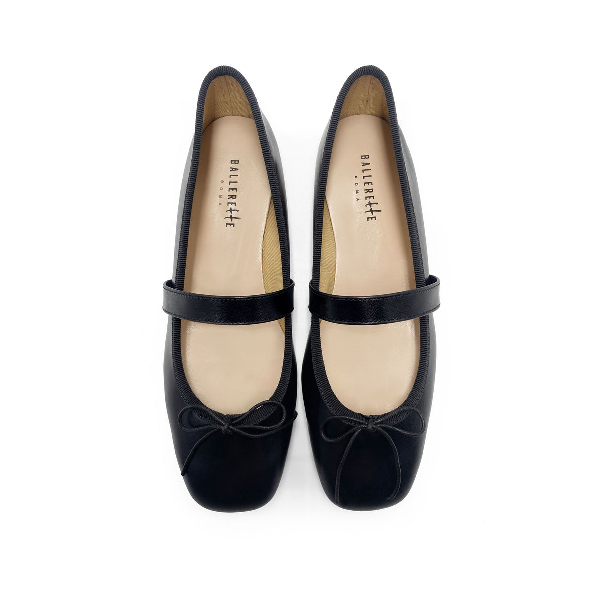 Ballerine nere in pelle a punta quadrata con cinturino
