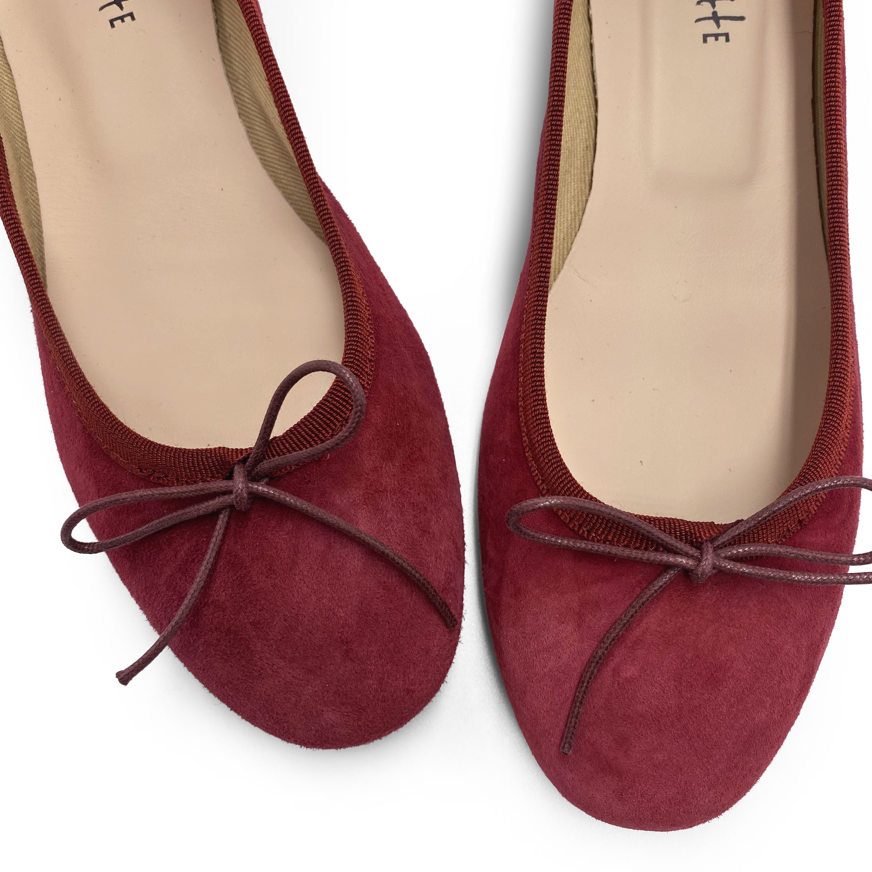 Ballerines bordeaux en daim à talon