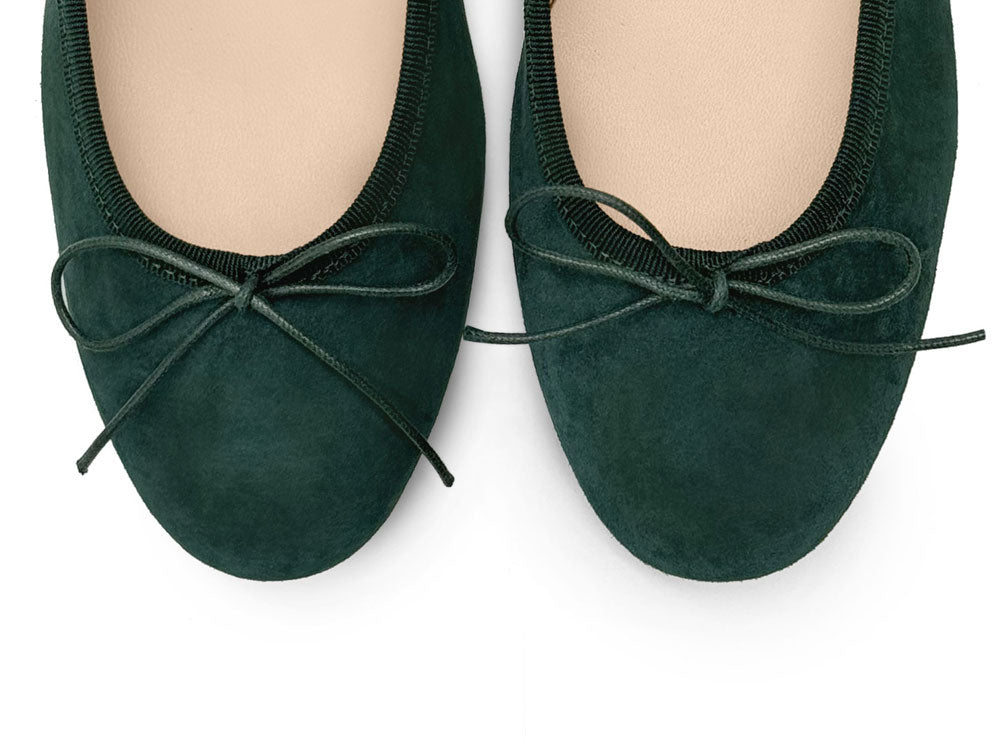 Ballerine con tacco verdi bottiglia in camoscio