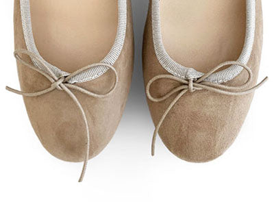 Ballerine con tacco beige tortora in camoscio