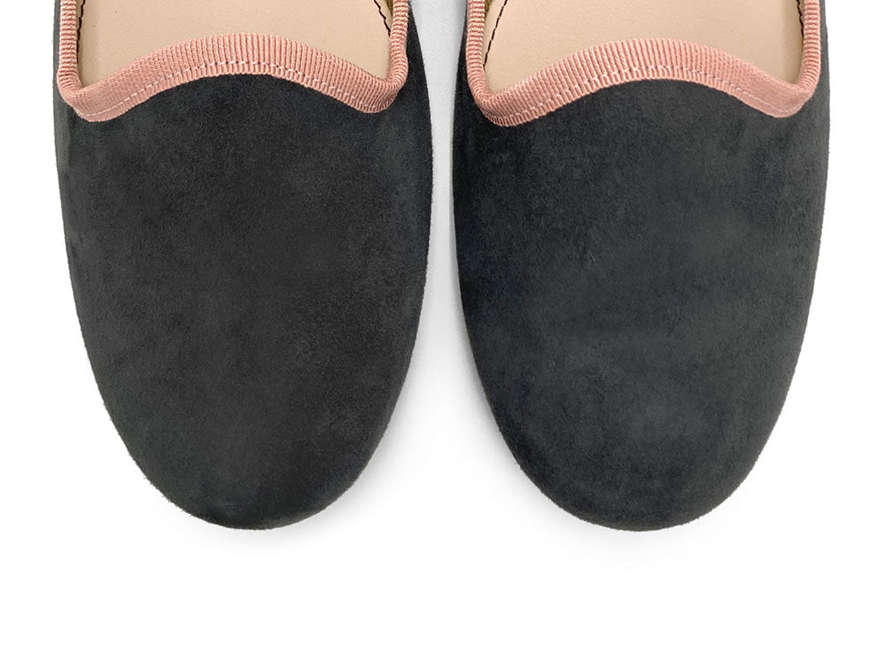 Damen-Loafers aus grauem Wildleder mit rosa Details