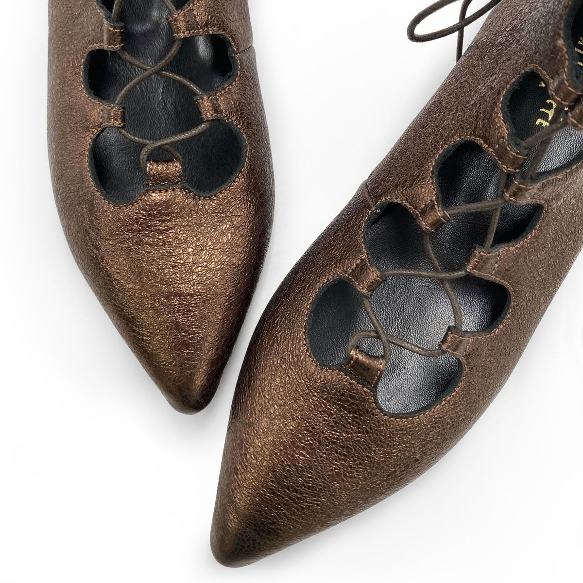 Bronze pointed ankle boots with laces
